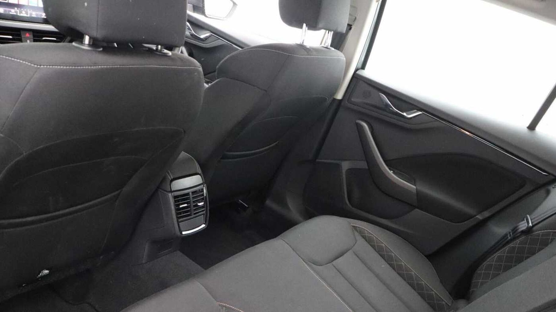 SKODA Kamiq 1.0 TSI SE SUV 5dr Petrol Manual Euro 6 (s/s) (110 ps)